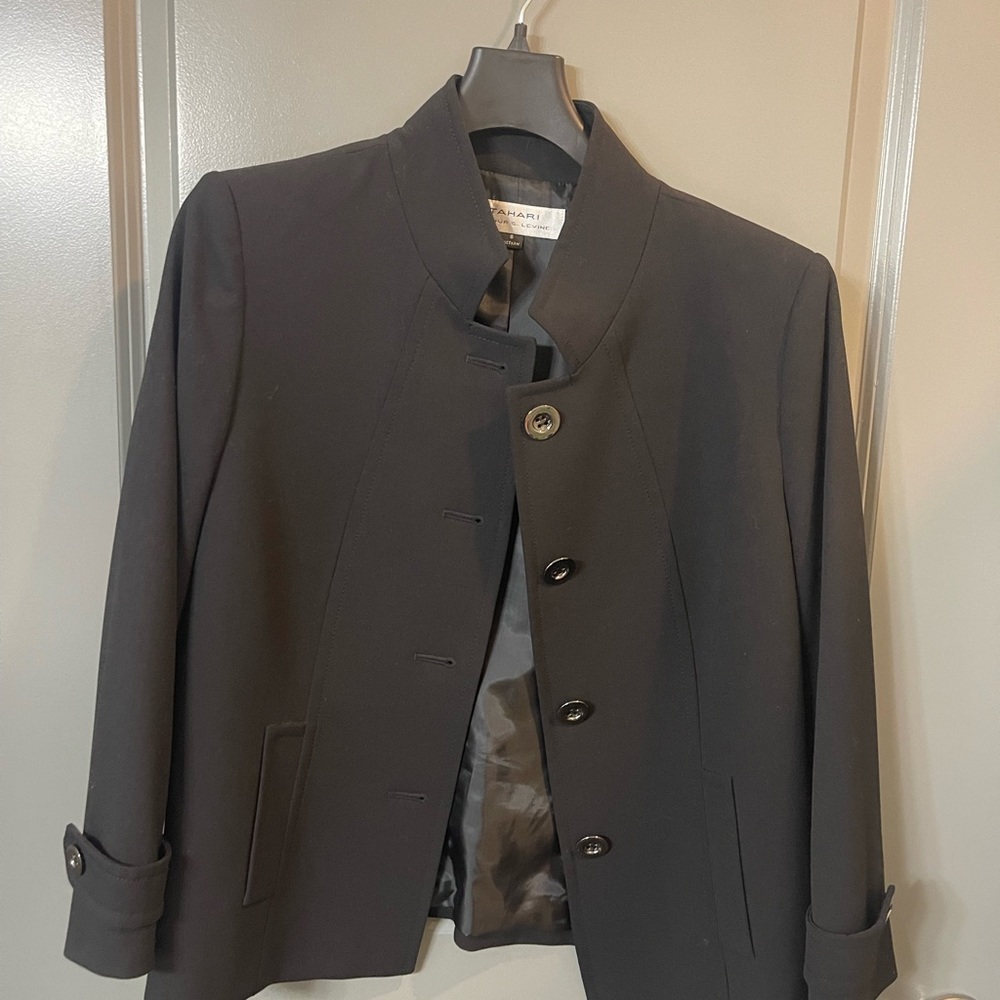 Women’s Tahari Blazer